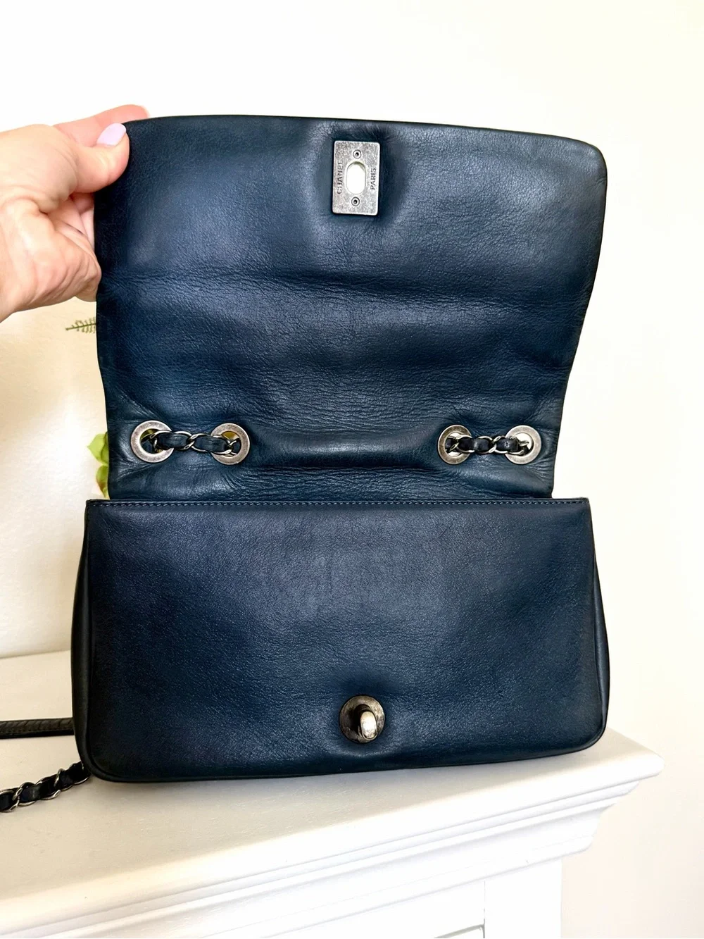 Authentic two tone lambskin Chanel bag - Picture 8 of 14